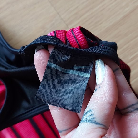 Ladies Nike One Piece Swimsuit - Picture 5 of 6